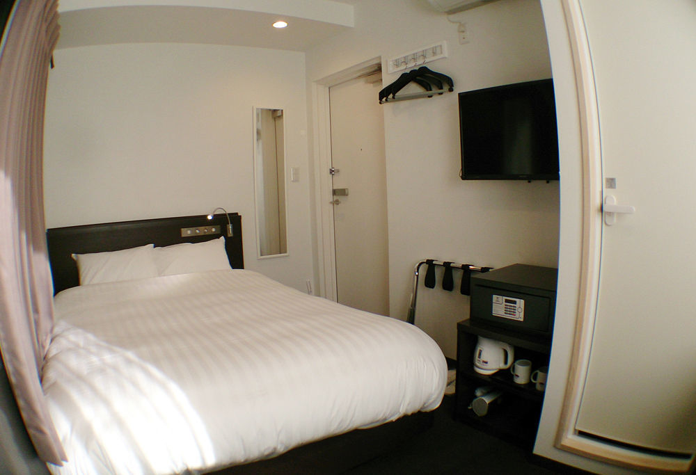 Akasaka Crystal Hotel (Adults Only) Токио Екстериор снимка